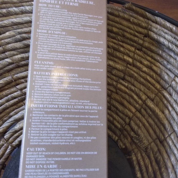 Vibrating facial massager - Picture 3 of 4